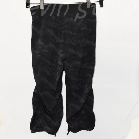 2 pairs of  Spyder‎ Ladies' Active Woven Capri, Black, Black Camo.Price is for 2 - Picture 8 of 9